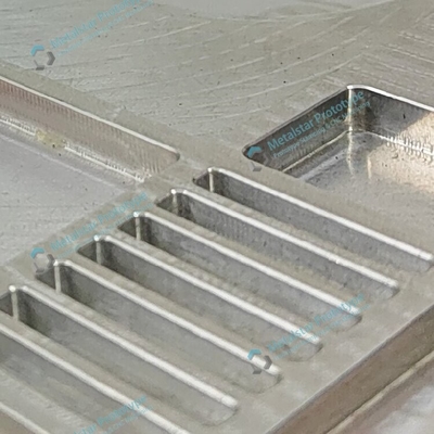 เครื่องแปรรูปแบบอัลลูมิเนียม CNC ที่มีความแม่นยํา